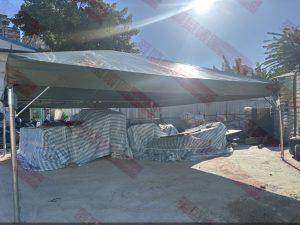 宮廷帳 6x6 公尺，設置於營造工地作為工程物料保存與遮蔽使用