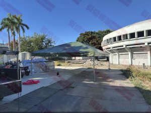 宮廷帳 6x6 公尺，設置於營造工地作為工程物料保存與遮蔽使用